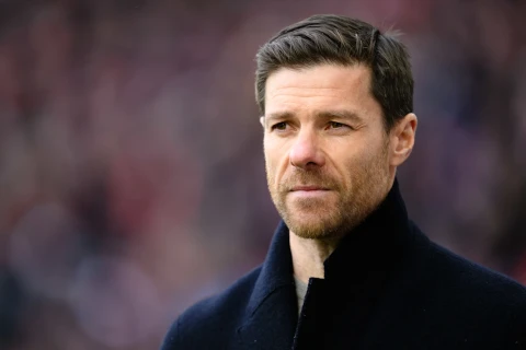 Xabi Alonso “Çelsi”nin başına keçdi