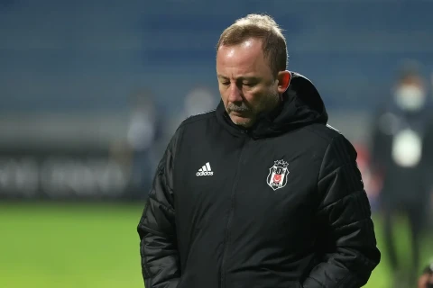 “Beşiktaş”ın baş məşqçisi istefaya göndərilib
