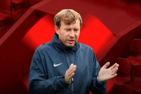 УЕФА пожизненно отстранил чешского тренера Петра Влаховски: он снимал футболисток в душевых