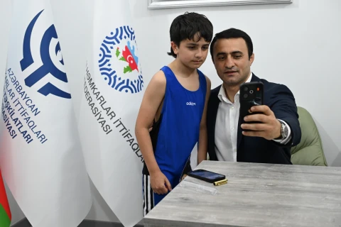 Olimpiya çempionları gənc idmançılarla görüşüblər