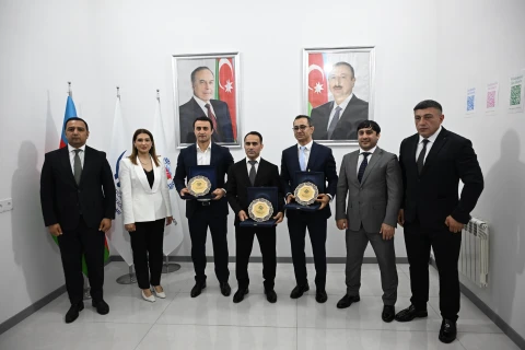 Olimpiya çempionları gənc idmançılarla görüşüblər