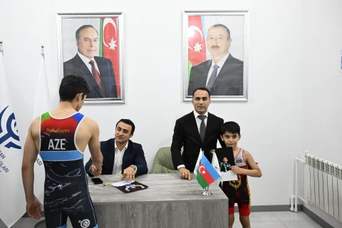 Olimpiya çempionları gənc idmançılarla görüşüblər