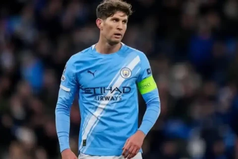“Bavariya” “Mançester Siti”nin müdafiəçisini pulsuz transfer etmək istəyir