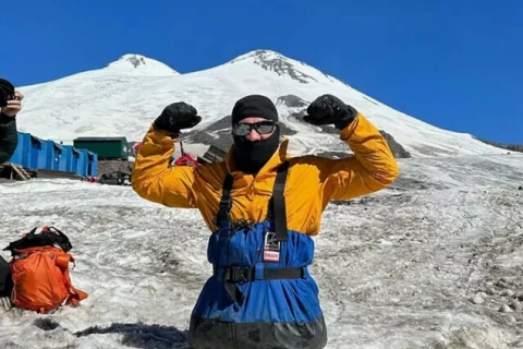 İki əllə Everestə qalxan Rüstəm Nabiyev tarix yazdı - FOTO/VİDEO