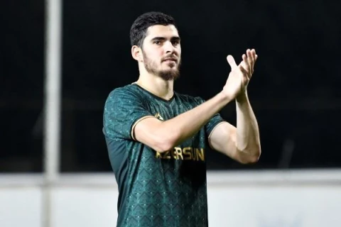 Рамиль Шейдаев подрался с футболистом "Сумгайыта" - ВИДЕО