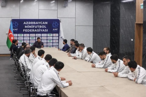 Federasiya prezidenti Avropa çempionatından əvvəl millinin üzvləri ilə görüşüb