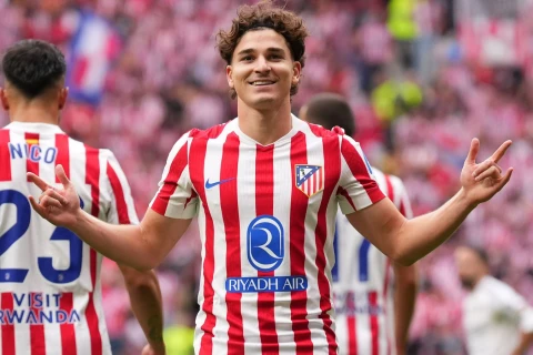“Barselona” Keyn, Alvares və ya Pedronu transfer etmək ehtimalını istisna etmir