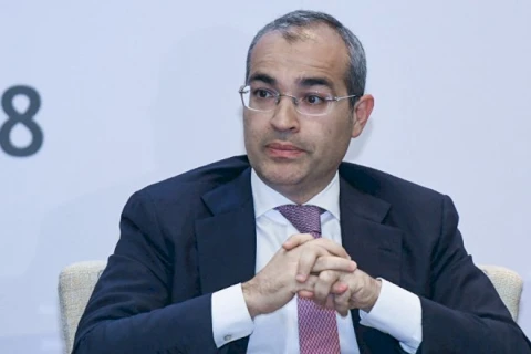 Mikayıl Cabbarov Avropa çempionatında qızıl medal qazanan idmançını təbrik edib