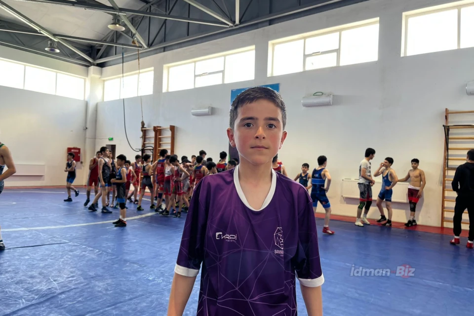 Şamaxılı güləşçidən fərqli istedad: Əmirxan Əhmədli səsi ilə diqqət çəkdi