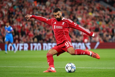 “Liverpul” klubdan ayrılan Salah və Robertsonun şərəfinə xüsusi mərasim təşkil edib