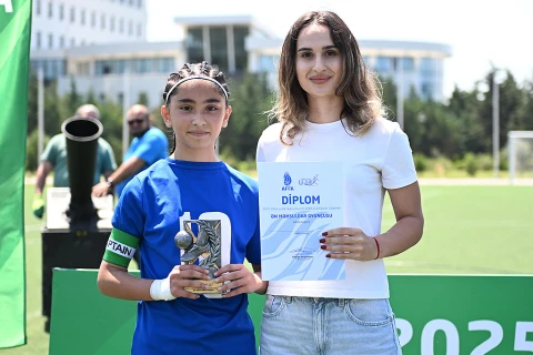 Futbol üzrə U-14 Qızlar Liqasında çempion müəyyənləşdi - FOTO