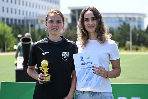 Futbol üzrə U-14 Qızlar Liqasında çempion müəyyənləşdi - FOTO