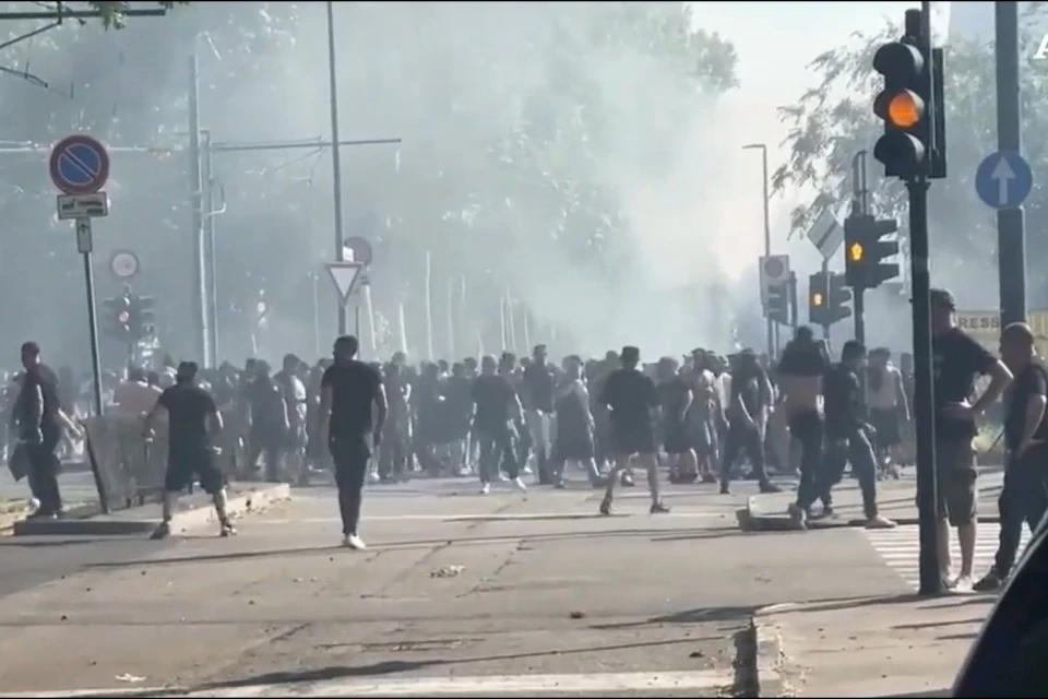 Turin derbisində qalmaqal startı gecikdirib - VİDEO