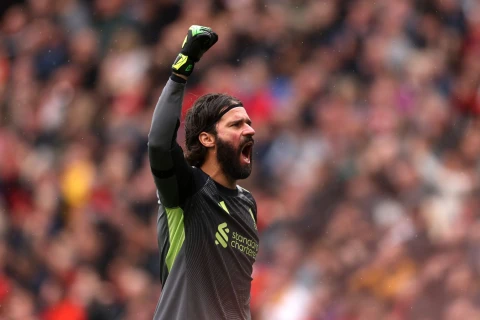 “Liverpul” Alisson Bekkerə yeni müqavilə təklif edib