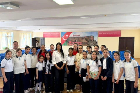 AFFA nümayəndələri 262 nömrəli məktəbdə şagirdlərlə görüş keçiriblər - FOTO