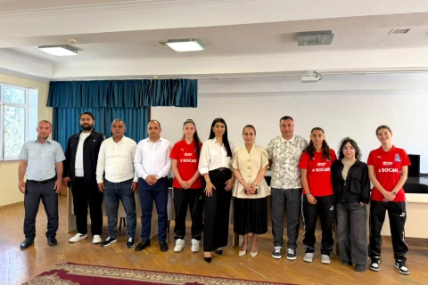 AFFA nümayəndələri 262 nömrəli məktəbdə şagirdlərlə görüş keçiriblər - FOTO