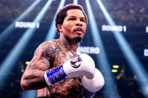 Ex-world boxing champion declared wanted in the United States
