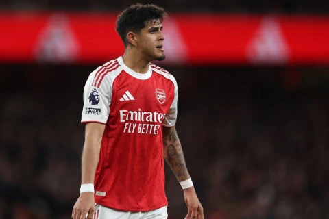“Barselona” “Arsenal”ın müdafiəçisini hədəfləyir