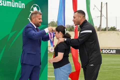 Yüksək Qızlar Liqasının qalibləri mükafatlandırılıb