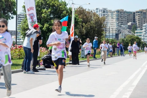 Bakıda keçirilən “KidsRunFestdə” 200-ə yaxın uşaq yarışdı - FOTO