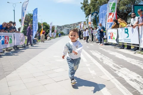 Bakıda keçirilən “KidsRunFestdə” 200-ə yaxın uşaq yarışdı - FOTO