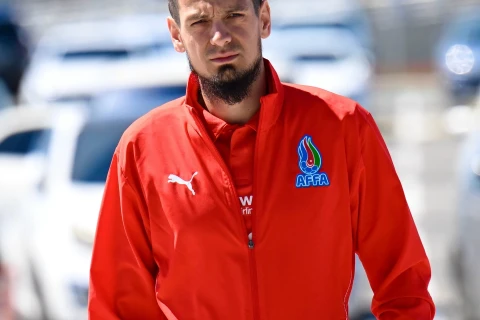 Futbol üzrə Azərbaycan millisi Avstriyaya yola düşüb - FOTO