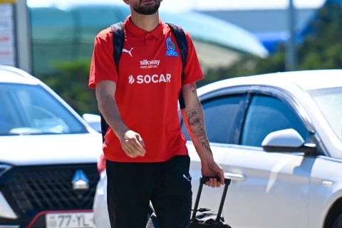 Futbol üzrə Azərbaycan millisi Avstriyaya yola düşüb - FOTO