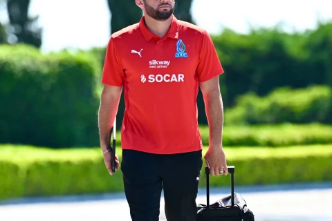 Futbol üzrə Azərbaycan millisi Avstriyaya yola düşüb - FOTO