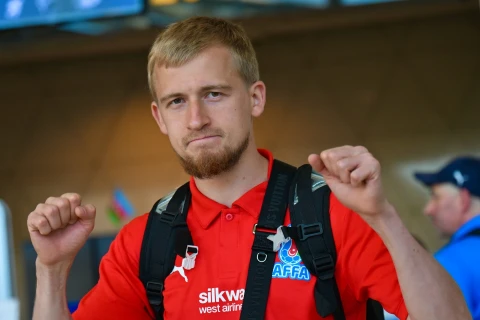 Futbol üzrə Azərbaycan millisi Avstriyaya yola düşüb - FOTO