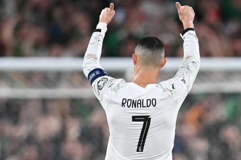 Ronaldu Portuqaliyaya qayıtdı - FOTO