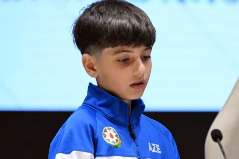 Fərid Qayıbov ötən ay beynəlxalq yarışlarda uğur qazanan idmançılarla görüşüb - FOTO