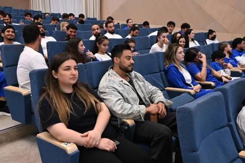 Fərid Qayıbov ötən ay beynəlxalq yarışlarda uğur qazanan idmançılarla görüşüb - FOTO