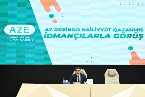 Fərid Qayıbov ötən ay beynəlxalq yarışlarda uğur qazanan idmançılarla görüşüb - FOTO
