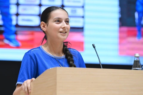 Fərid Qayıbov ötən ay beynəlxalq yarışlarda uğur qazanan idmançılarla görüşüb - FOTO