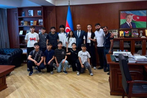 Адиль Алиев встретился с кикбоксерами клуба "Хазрат"