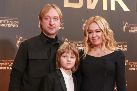 Яна Рудковская: "Азербайджан заинтересован и верит в Александра Плющенко" - ВИДЕО