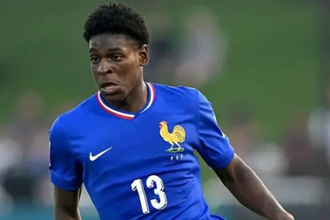 “Arsenal” 18 yaşlı müdafiəçini PSJ-dən pulsuz transfer etməyə hazırlaşır