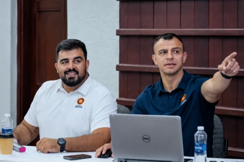 Çimərlik güləş millimizin baş məşqçisi Vyetnamda təlimçi kimi çıxış edib - FOTO
