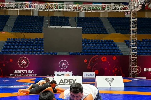 Çimərlik güləş millimizin baş məşqçisi Vyetnamda təlimçi kimi çıxış edib - FOTO