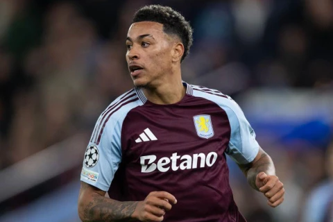 PSJ “Aston Villa”nın yarımmüdafiəçisini almaq istəyir