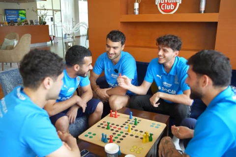 “Mahir Emreli ilə bir gün”: Millimizin qaldığı hoteldən maraqlı görüntülər - VİDEO