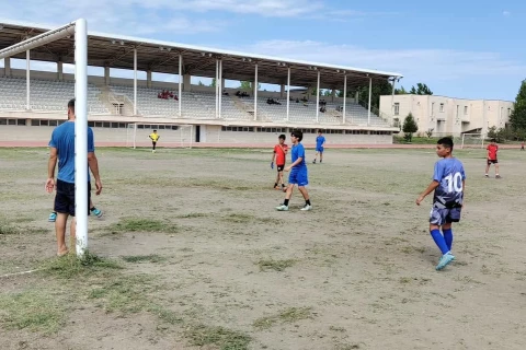 Xaçmaz Olimpiya İdman Kompleksindəki stadionun acınacaqlı halı