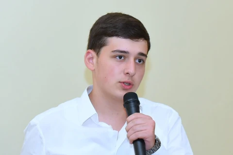 Fərid Mansurov şagirdlərlə təcrübəsini bölüşüb - FOTO