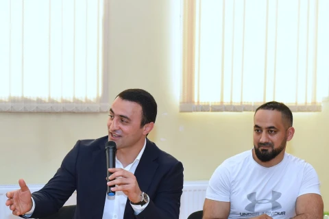Fərid Mansurov şagirdlərlə təcrübəsini bölüşüb - FOTO