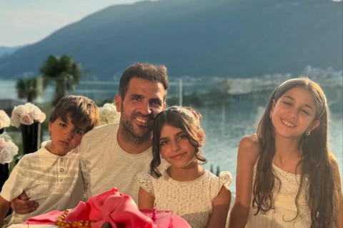 Fabregas: “My 13-year-old daughter is the only one in her class without a phone”