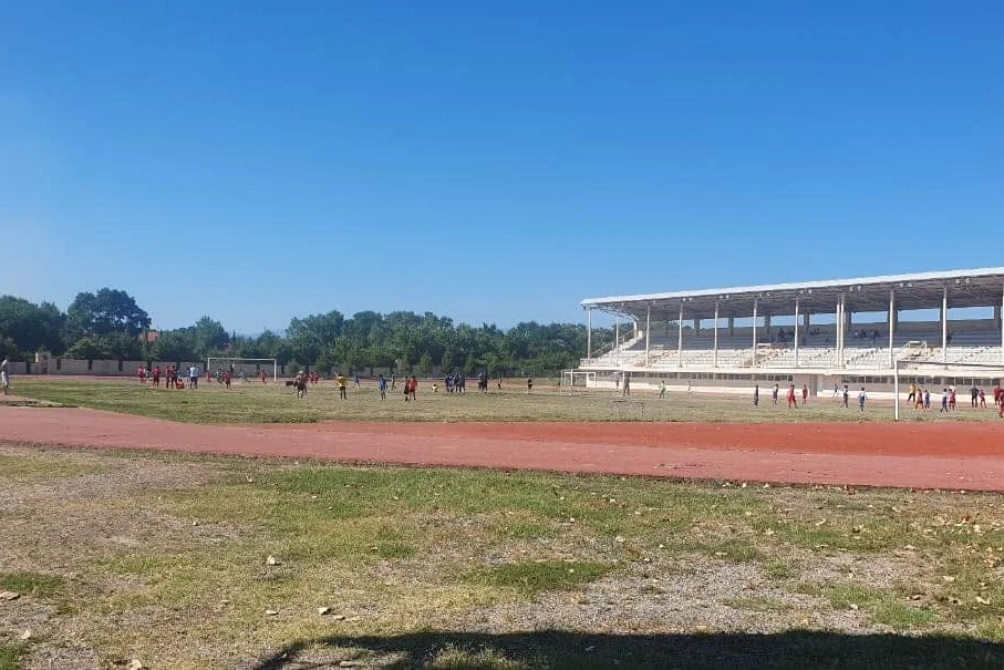 Xaçmaz Olimpiya İdman Kompleksindəki stadionun acınacaqlı halı