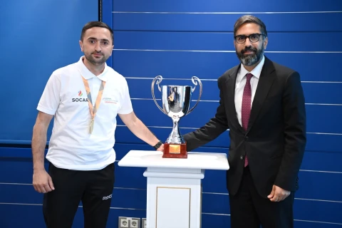 Rövşən Nəcəf Dünya Korporativ Oyunlarının qalibi olan komanda ilə görüşüb - FOTO