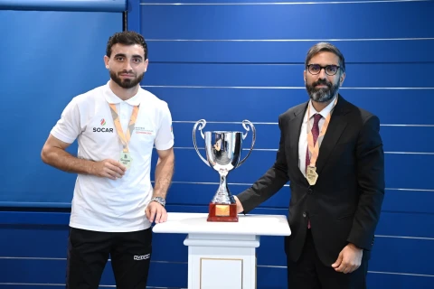 Rövşən Nəcəf Dünya Korporativ Oyunlarının qalibi olan komanda ilə görüşüb - FOTO