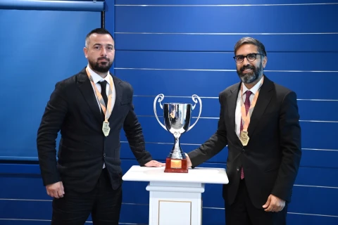 Rövşən Nəcəf Dünya Korporativ Oyunlarının qalibi olan komanda ilə görüşüb - FOTO