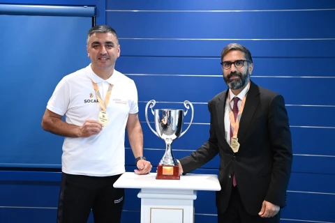 Rövşən Nəcəf Dünya Korporativ Oyunlarının qalibi olan komanda ilə görüşüb - FOTO